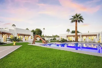 Image de Pueblo Estate~Sleeps 16, Pool, Hot Tub, Pickleball