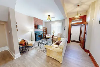 Image de Entire Home Close To Events - Kid Friendly - Designated Pet Area - Private Patio