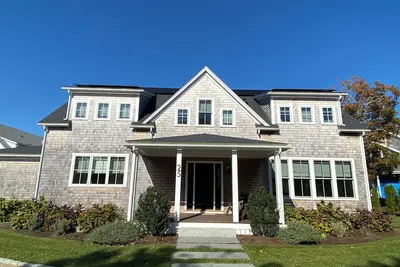 Image de Enjoy off season on the Vineyard! Spacious 5-bedroom house in charming Edgartown