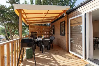 Image de Mobil Home tout équipé avec piscine partagée et climatisation