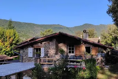 Image de Maison de Vacances 'Le Mas De La Rode' avec Vue sur la Montagne, Terrasse Partagée et Wi-Fi