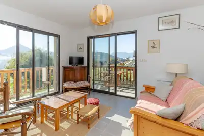 Image de Maison de vacances 'Superbe Maison Pour 6 Personnes' avec vue sur la montagne, jardin privé et Wi-Fi