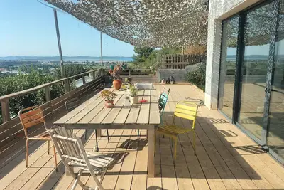 Image de Maison de vacances 'Le Quartier Géneral' avec vue sur la mer, Wi-Fi et climatisation