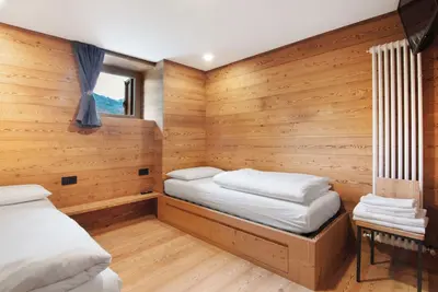 Chambre 'Tambò' avec vue sur le lac, jardin partagé et Wi-Fi