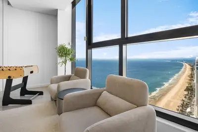 Image de Beachfront 72f Skyhome 3br Oceanview *Parking&Pool