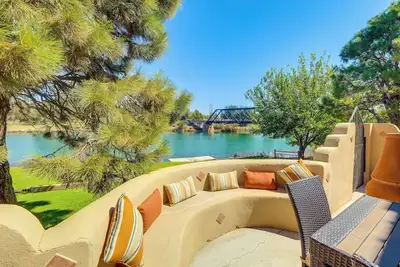 Image de Lakefront Unit w/ Dock in Carlsbad!