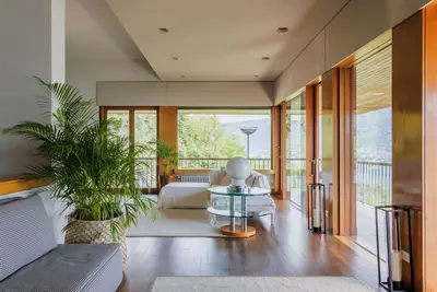Image de Villa San Pietro-Lake Views\/Ac\/Outdoor Dining\/Private Parking\/Jacuzzi\/Gym