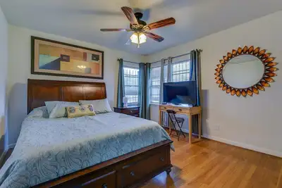 Image de One story 3/2. 5 home just 5 miles from Texas Medical Center and Md Andersen