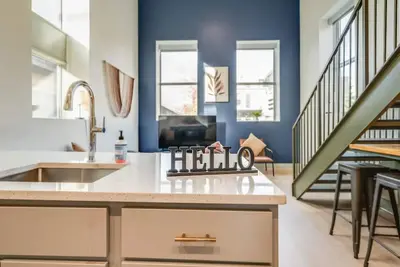 Image de Cozy Loft with Free Parking |Near Medical District