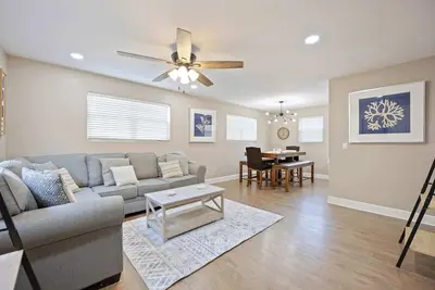 Image de Secluded 4bed\/2ba Bungalow with Amazing Outdoor Space!