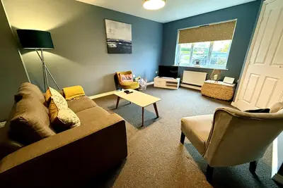 Image de Lovely 3 bedroom house in East Cheltenham. Ideal for race goers and working away from home