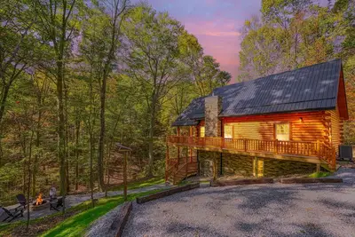 Image de Mystic Hollow cabin at Trickle Creek at Hocking Hills