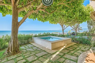 Image de Luxury 4 Br Condo - Private Beachfront Deck with Pool