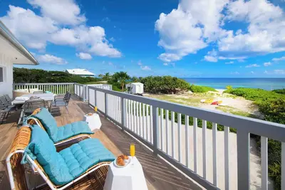 Image de Timmy's Place: Rum Point Beach House w/ Backyard Snorkeling, Rec Room, & Seaside Swing Set