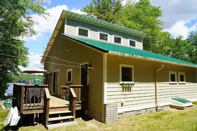 Image de Cozy pet-friendly lakefront retreat in tranquil Bridgton.