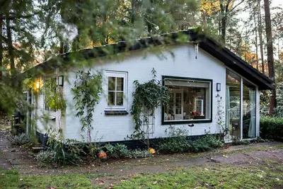 Image de Cottage “Paulus” Epe with hot tub