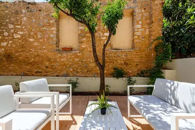 Image de Kalamata Gem Retreats, Hidden In the City Center
