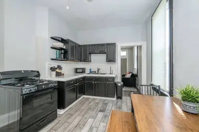 Image de Chic, Modern Gem with Style