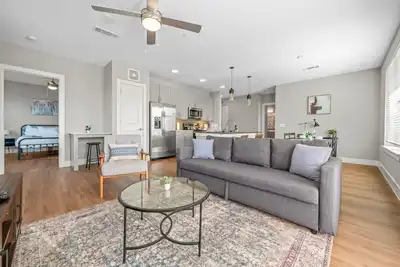 Image de Charming 2bd/2ba with Beautiful Pool in4202