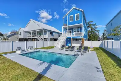 Image de Gorgeous 5 Bedroom, Dog Friendly Home with Private Pool & Elevator
