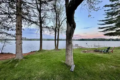 Image de Quaint 3-bedroom family-friendly home on a lake. Scenic small town off I-35.