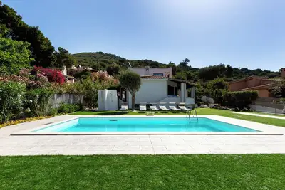 Image de Villa exclusive avec piscine privée à 150 mètres de la mer!