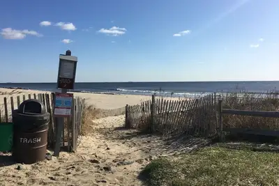 Image de Charming 3-bedroom house with WiFi, Ac in delightful Long Branch