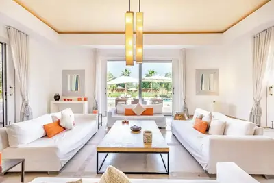 Image de Villa Zaria 900m², Pool, Garden, Staff Included