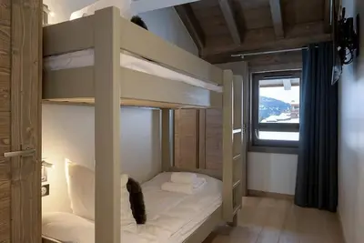 Image de Wifi, à 150m des pistes de ski, 2ème étage, vue montagne, sauna, balcon, parking, télévision, 110m²