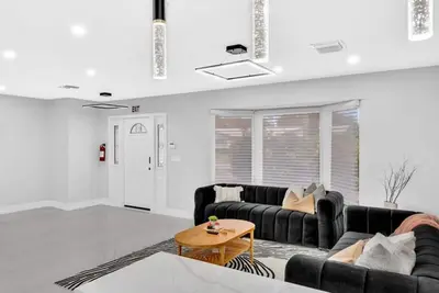 Image de Hollywood Villa with Pool & Game Room