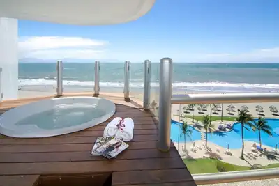 Image de New Listing Beachfront luxury condo with access to Vidanta