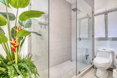 Image de Luxury Townhouse/8p Max/Close to Airport & Medical Facilities/Pool & Fitness