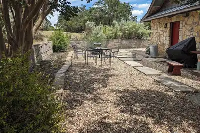 Image de Charming 3-bedroom home in peaceful Round Mountain w\/ WiFi, Ac, & great outdoors