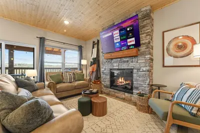 Image de Spacious lodge by Silver Dollar City-Hot Tub, King beds, Game Room, Indoor Pool