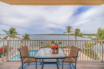 Image de Cozy 1-Bedroom Condo w/Open Water View in St. Petersburg Fl.