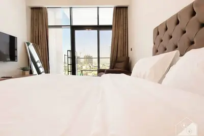 Image de Azizi Riviera Studio: Balcony & Comfort in Meydan