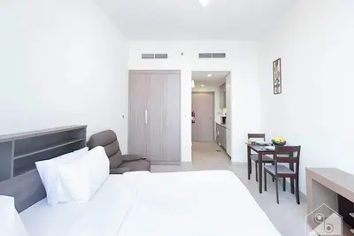 Image de Elegant Meydan Studio with Balcony Views