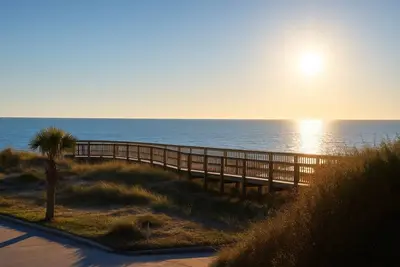 Image de One-Bedroom Condo • Queen Bed, Sleeper Sofa – 250 Feet to Beach Access