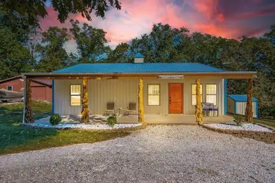 Image de This house is a 2 bedroom(s), 2 bathrooms, located in Fair Play, Mo.