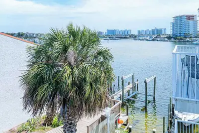Image de Walk to Beach | Spacious Destin Townhome