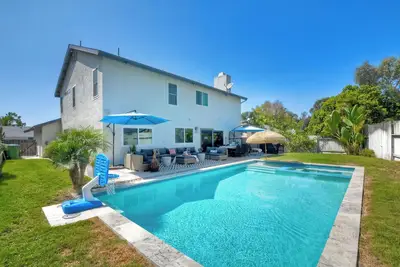 Image de Cali Life – 4 Bdr w\/ Pool!