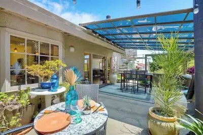 Image de Serene Coastal Home Sleeps 8 – 1 Mile from Beach!