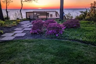 Image de The Blue Heron on Lake Michigan, private beach, hot tub and fireplace