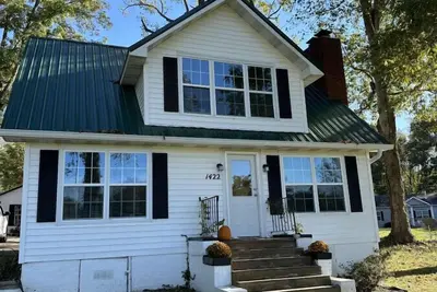 Image de Cottage on the Hill in South Knox
