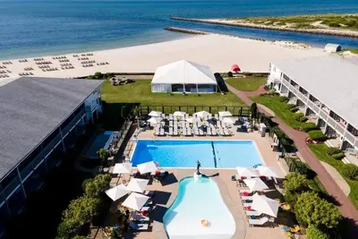 Image de Two Cozy River View Room with Private Balcony/Patio | Beach and Poolside Bliss