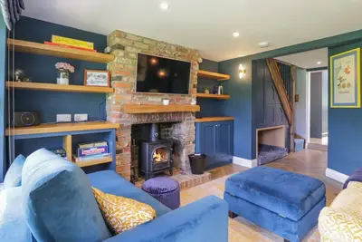 Image de Two Copthorne Cottages, pet friendly, with open fire in Croxley Green
