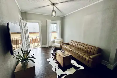 Image de Modern 4-bedroom Duplex Apartment in Downtown Elkins beside Big Timber Brewing