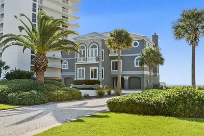 Image de Beautiful Beachfront Private Villa