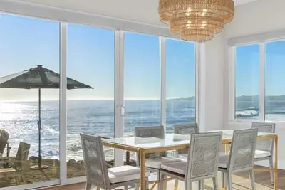 Image de Sea4ever Beachhouse - Oceanfront - Newly Remodeled