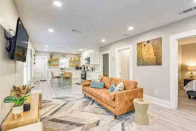 Image de 3 Mi to Dtwn: Dog-Friendly Home in Houston!